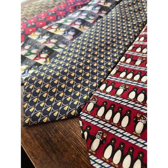 Lot 5 Holiday Neckties - Picture 2 of 3